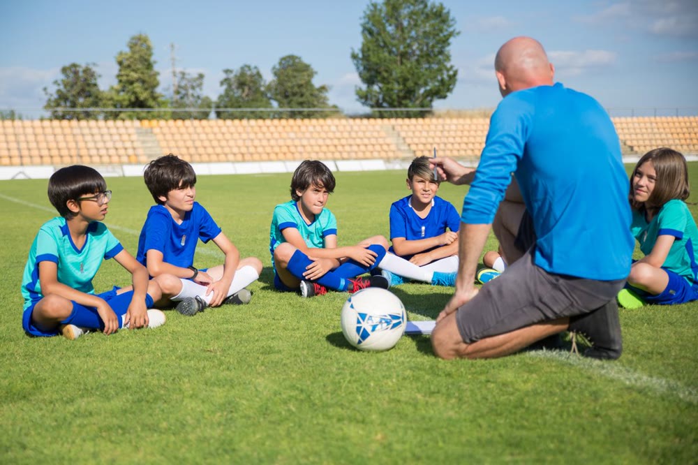 Young athletes training with a coach — youth programs at 805 Physical Therapy in Ventura